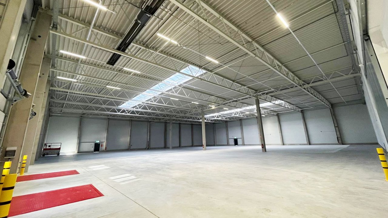 HEINLOTH - the logistic experts - Logistikhalle Rostock